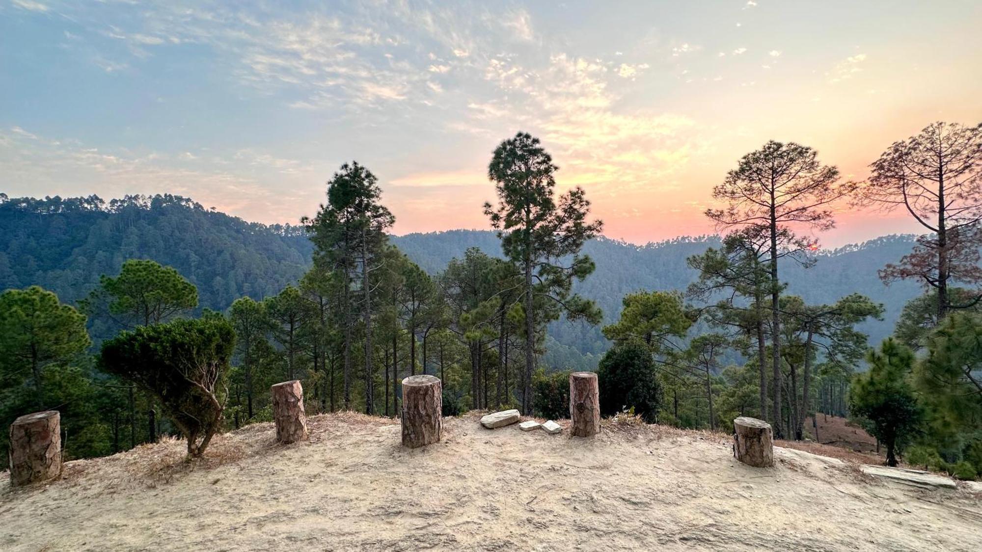 Joshi Cottage Binsar Eksteriør billede