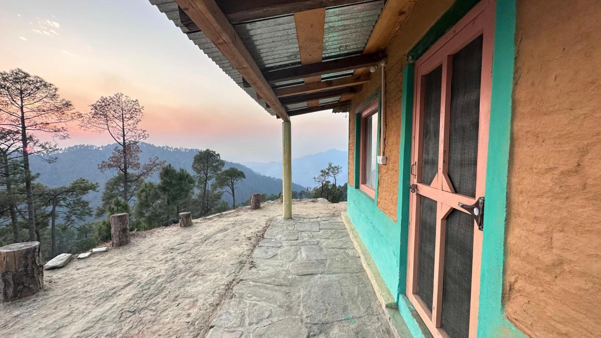 Joshi Cottage Binsar Eksteriør billede