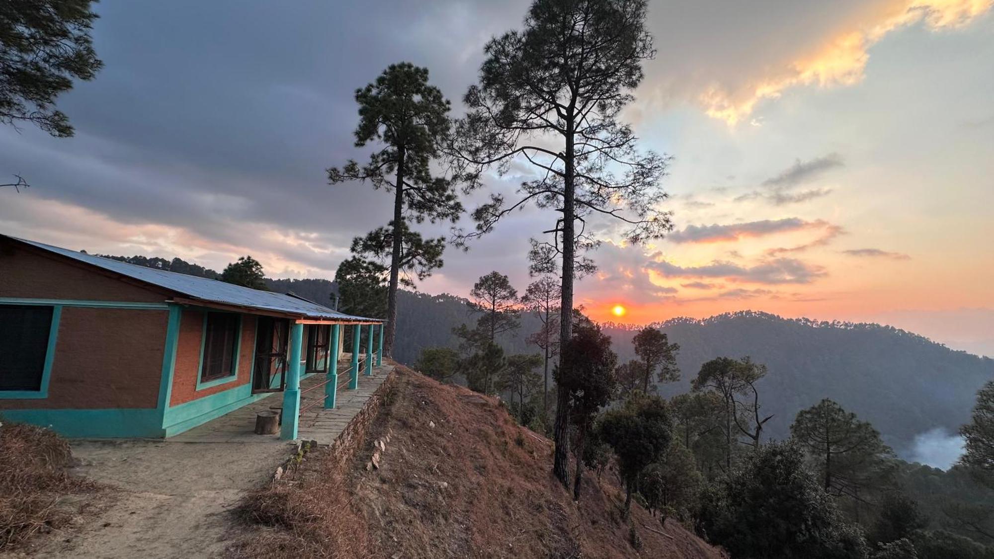 Joshi Cottage Binsar Eksteriør billede