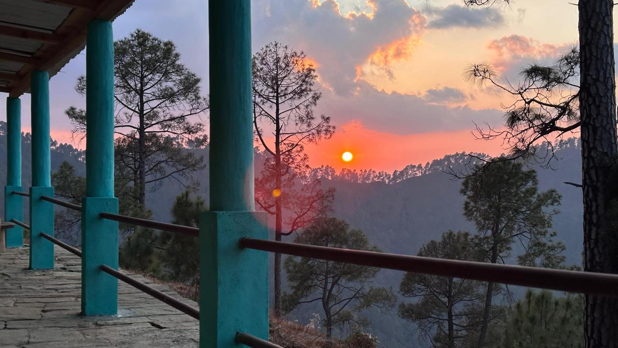 Joshi Cottage Binsar Eksteriør billede